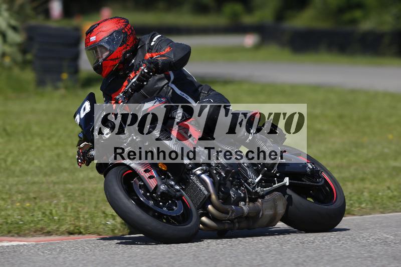 /Archiv-2024/29 12.06.2024 MOTO.CH Track Day ADR/Gruppe blau/90